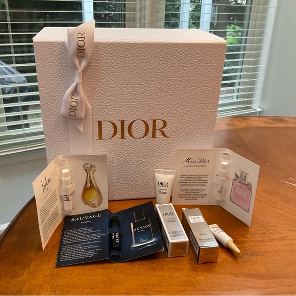 DIOR, J’ADORE, MISS DIOR, SAUVAGE, CAPTURE, PRESTIGE, BOX & RIBBON. AUTHENTIC - Picture 1 of 4